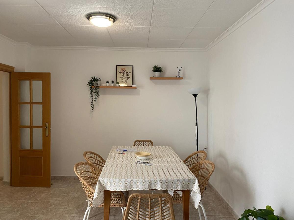 Cozy Apartment In Centre Of Alicante Near Plaza De Toros Buitenkant foto